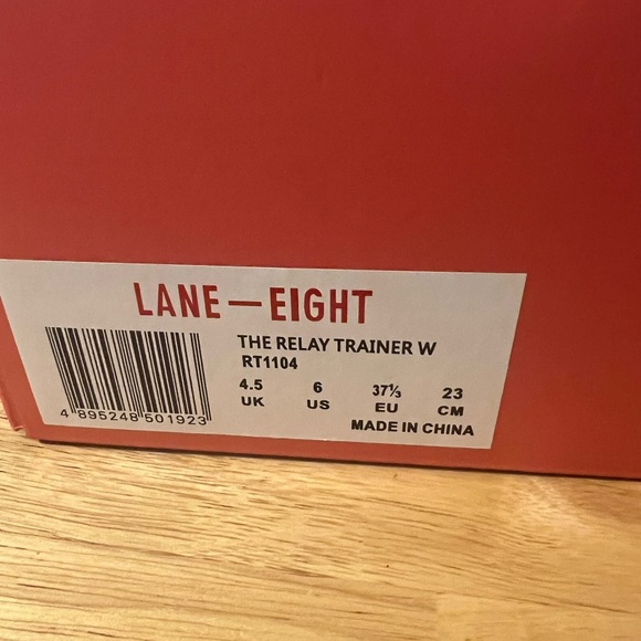 Lane-Eight The Relay Trainer
RT1104 6W color - Hibiscus MSRP
$150 New in Box - Picture 5 of 5